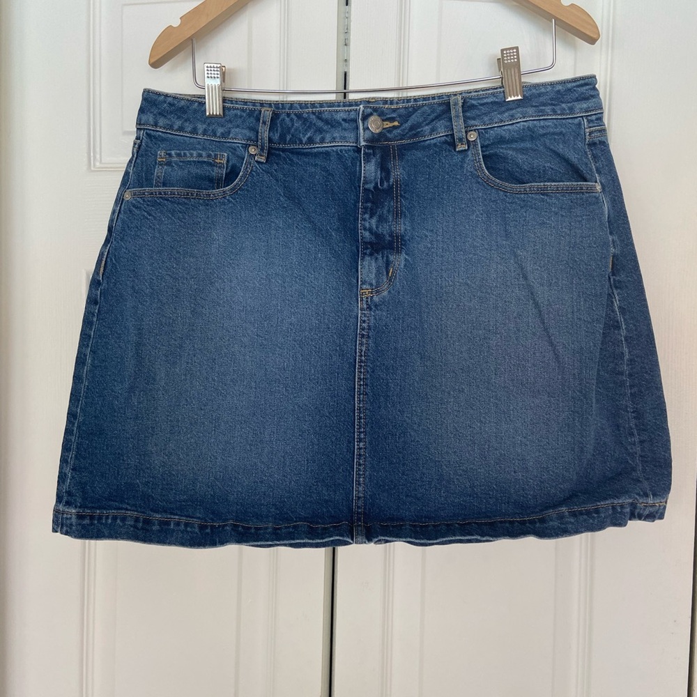 LOFT Dark Blue Denim Mini Skirt - Picture 1 of 3